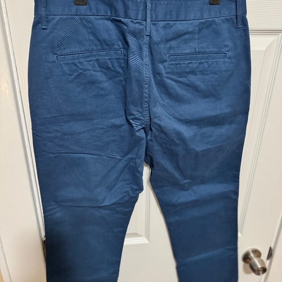 Men’s Khaki Pants (33x28) | Gap Lived-in Slim Khakis - Picture 3 of 10